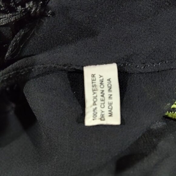 Vintage Women's Rose Embroidered Scarf / Shawl - Made in Italy - Black Sheer - Picture 11 of 11